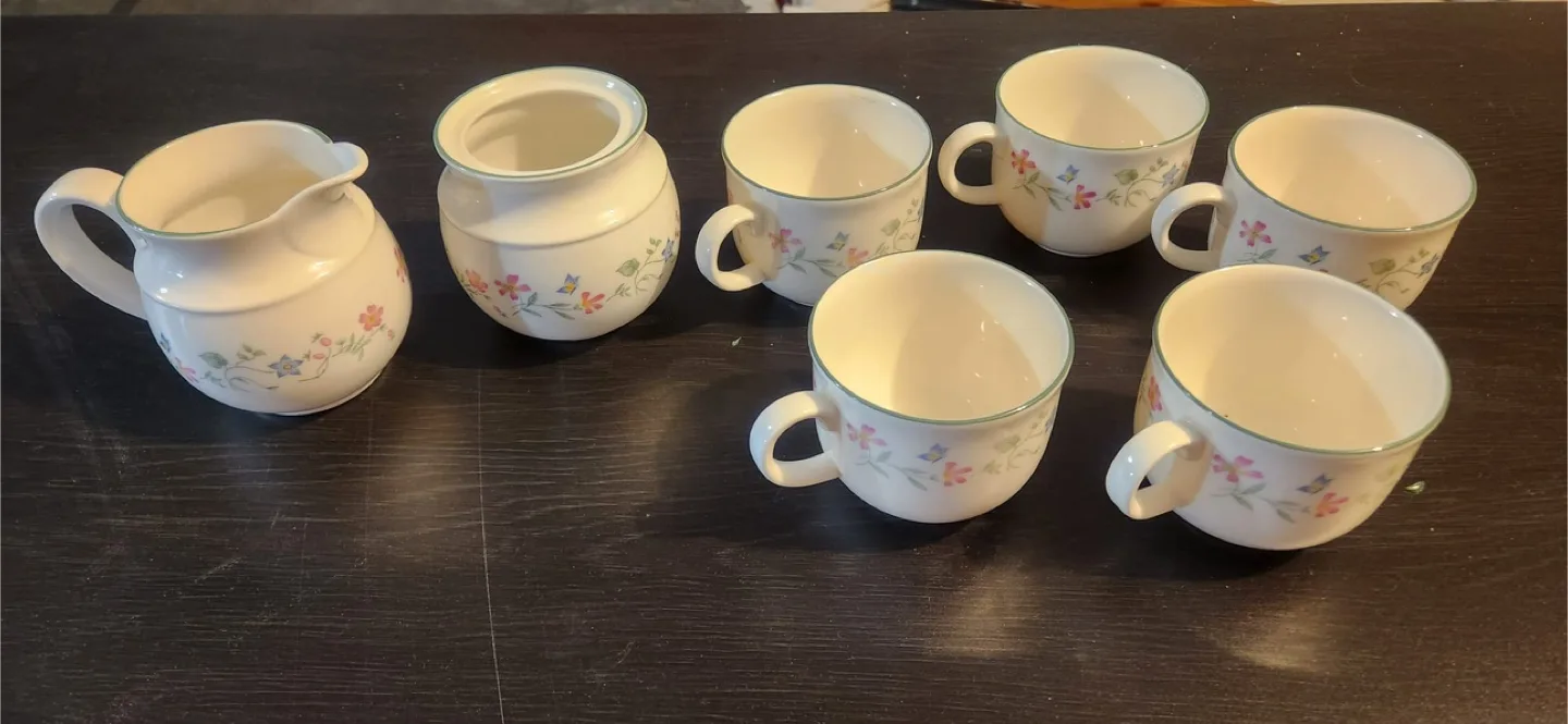 7 Piece. Royal Doulton- Expressions Florentina Tea Set thumbnail
