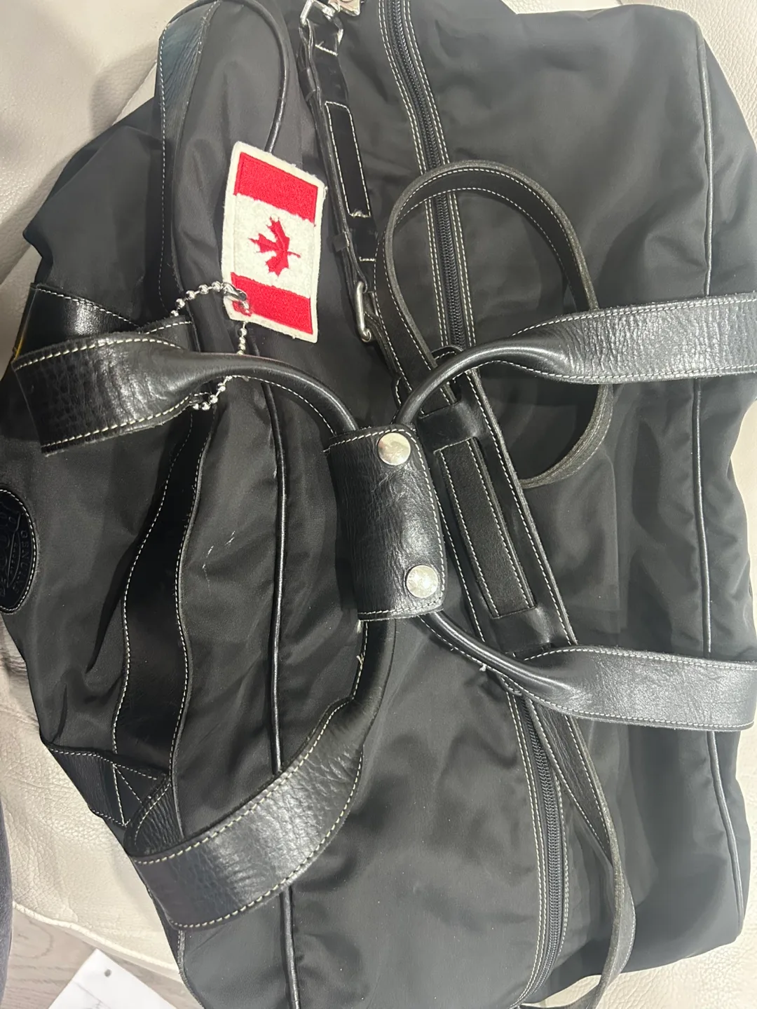 Roots Black Duffle Bag image indicator(5)