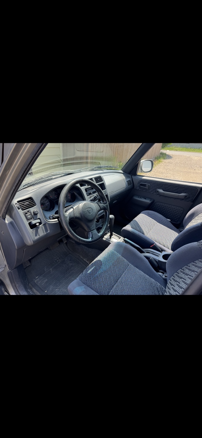 Toyota rav 4 Silver 4-Door SUV - photo 3