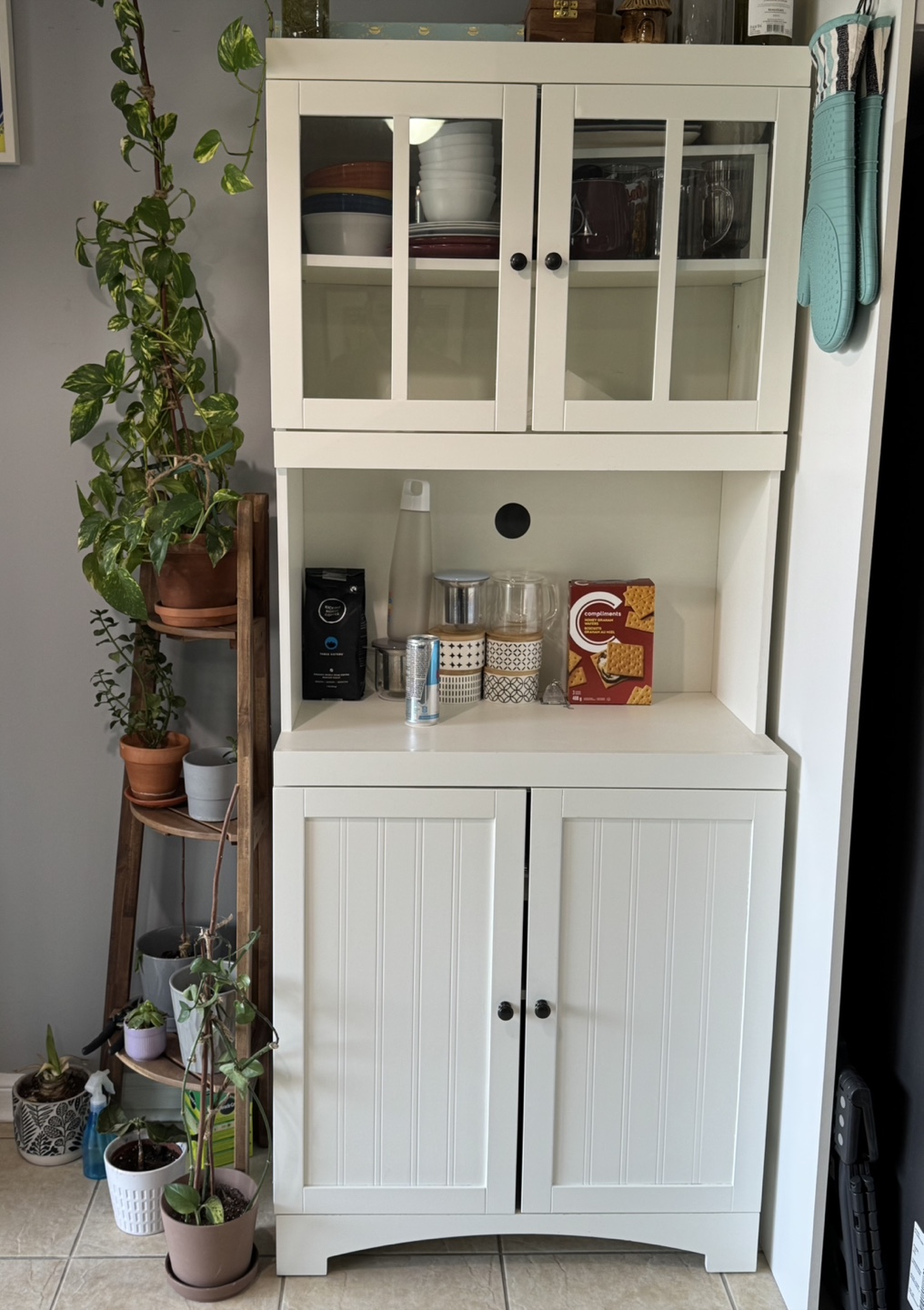White Kitchen Hutch / Cabinet - photo 2