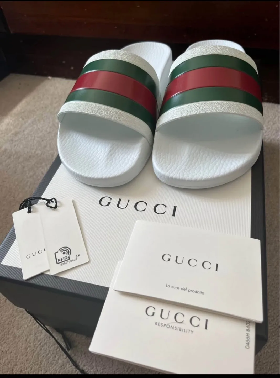 White Gucci Slidss image indicator(2)