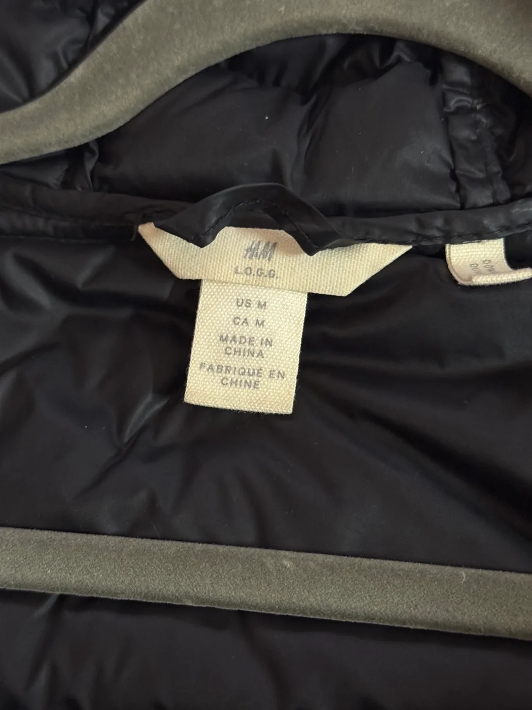 H&M Black Puffer Coat image indicator(2)