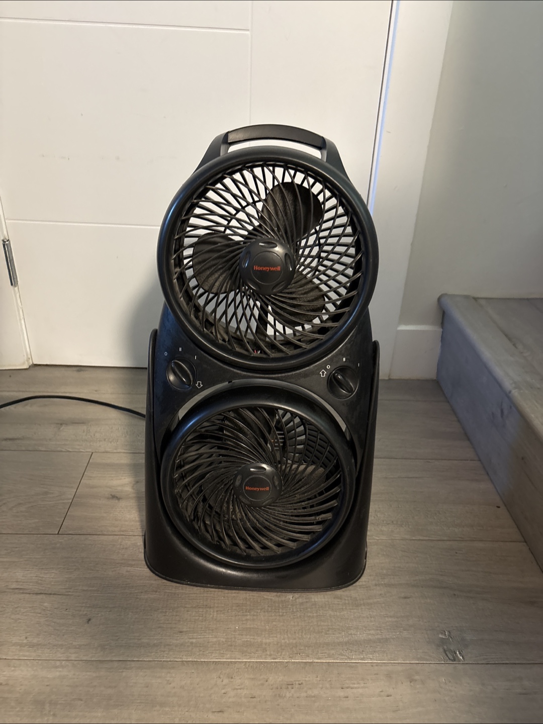 Honeywell Adjustable Double Blade Fan