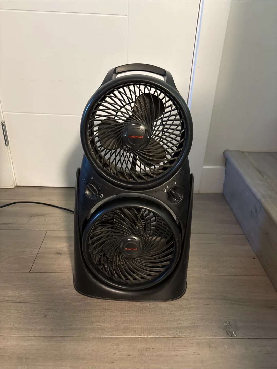 Honeywell Adjustable Double Blade Fan thumbnail