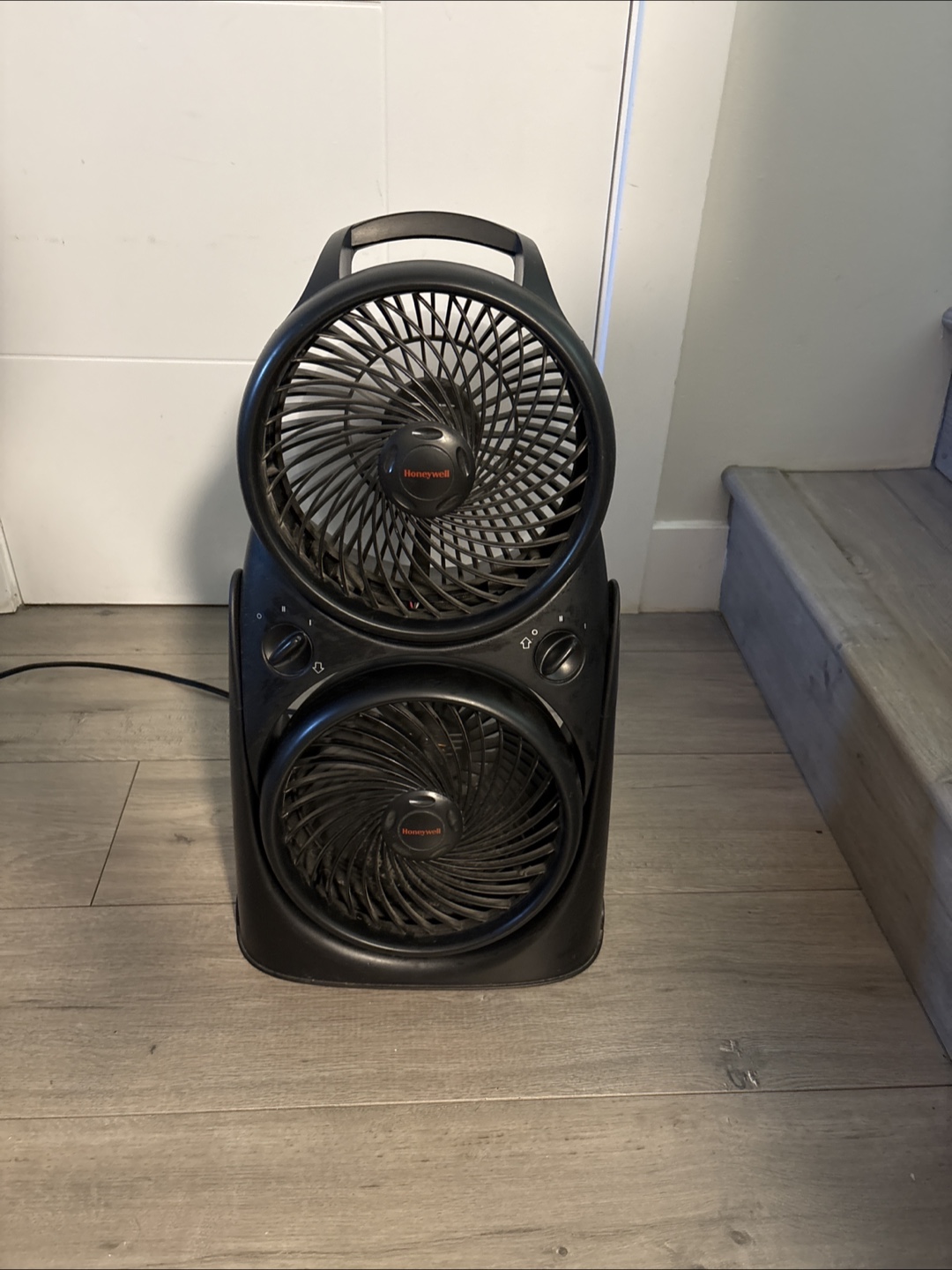 Honeywell Adjustable Double Blade Fan - photo 2