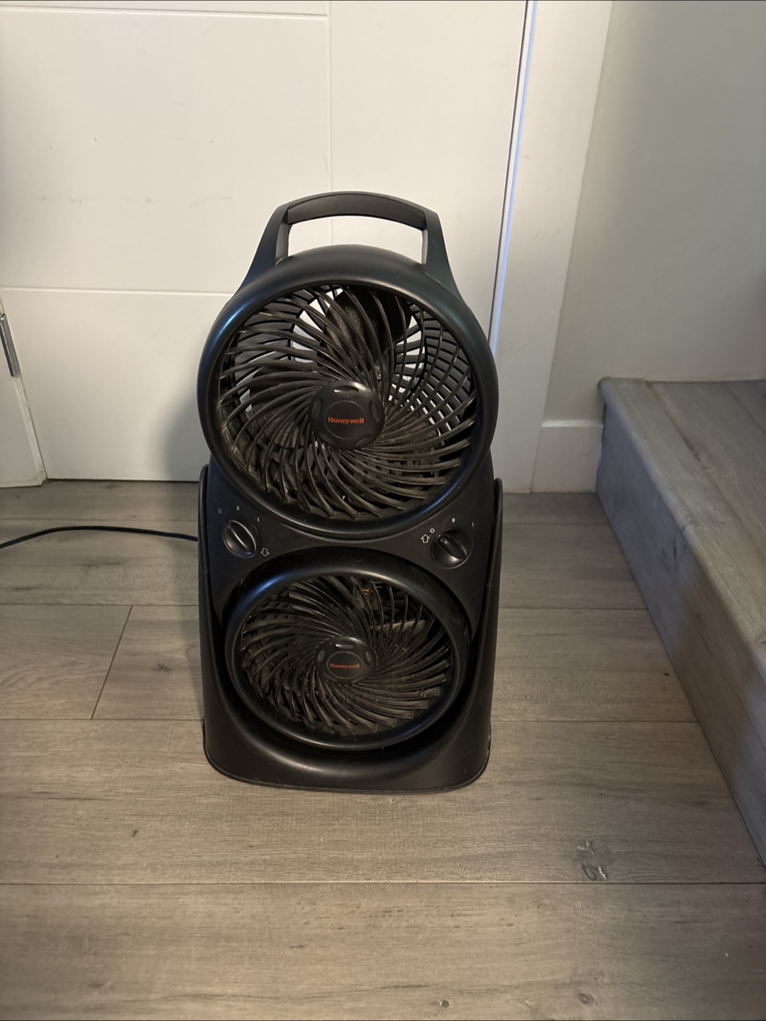 Honeywell Adjustable Double Blade Fan - photo 5