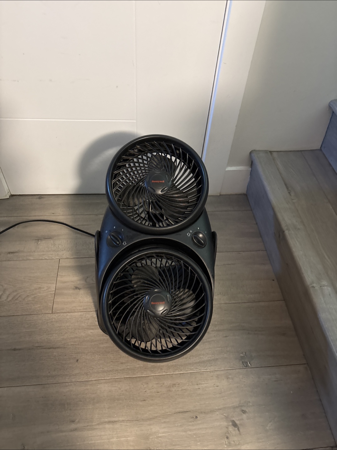 Honeywell Adjustable Double Blade Fan - photo 3