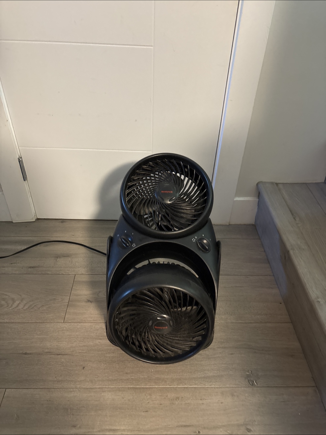 Honeywell Adjustable Double Blade Fan - photo 4