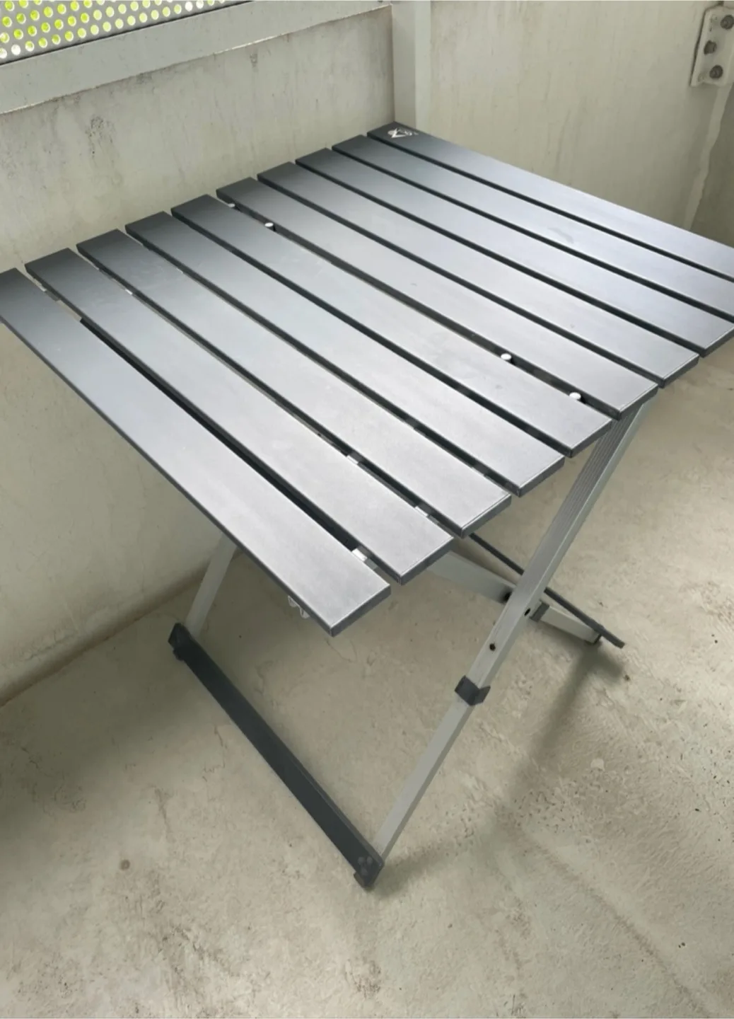 Folding Table thumbnail
