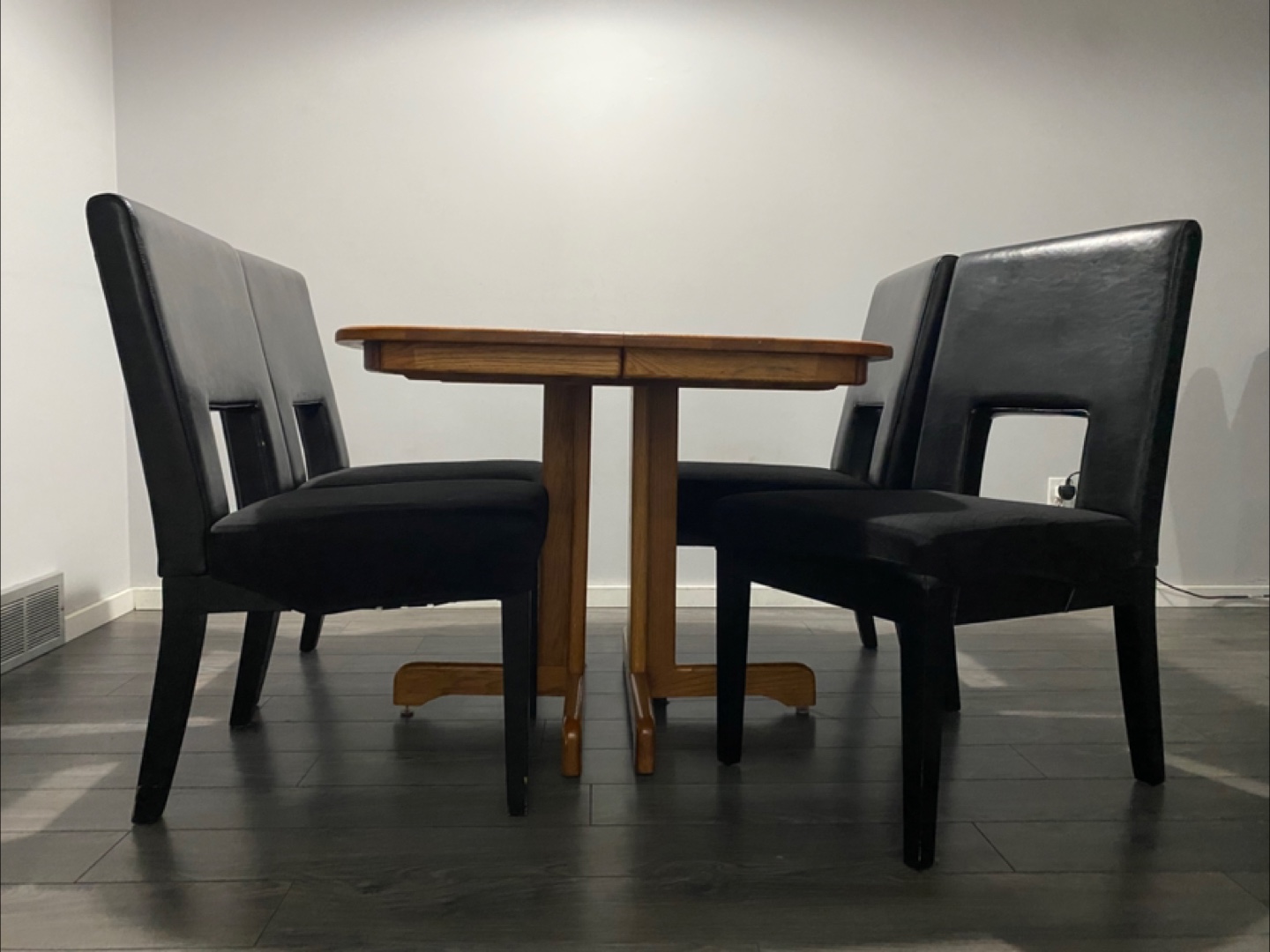 4-Seater Dining Set – Solid Wood Table + 4 Leather Chairs - photo 2