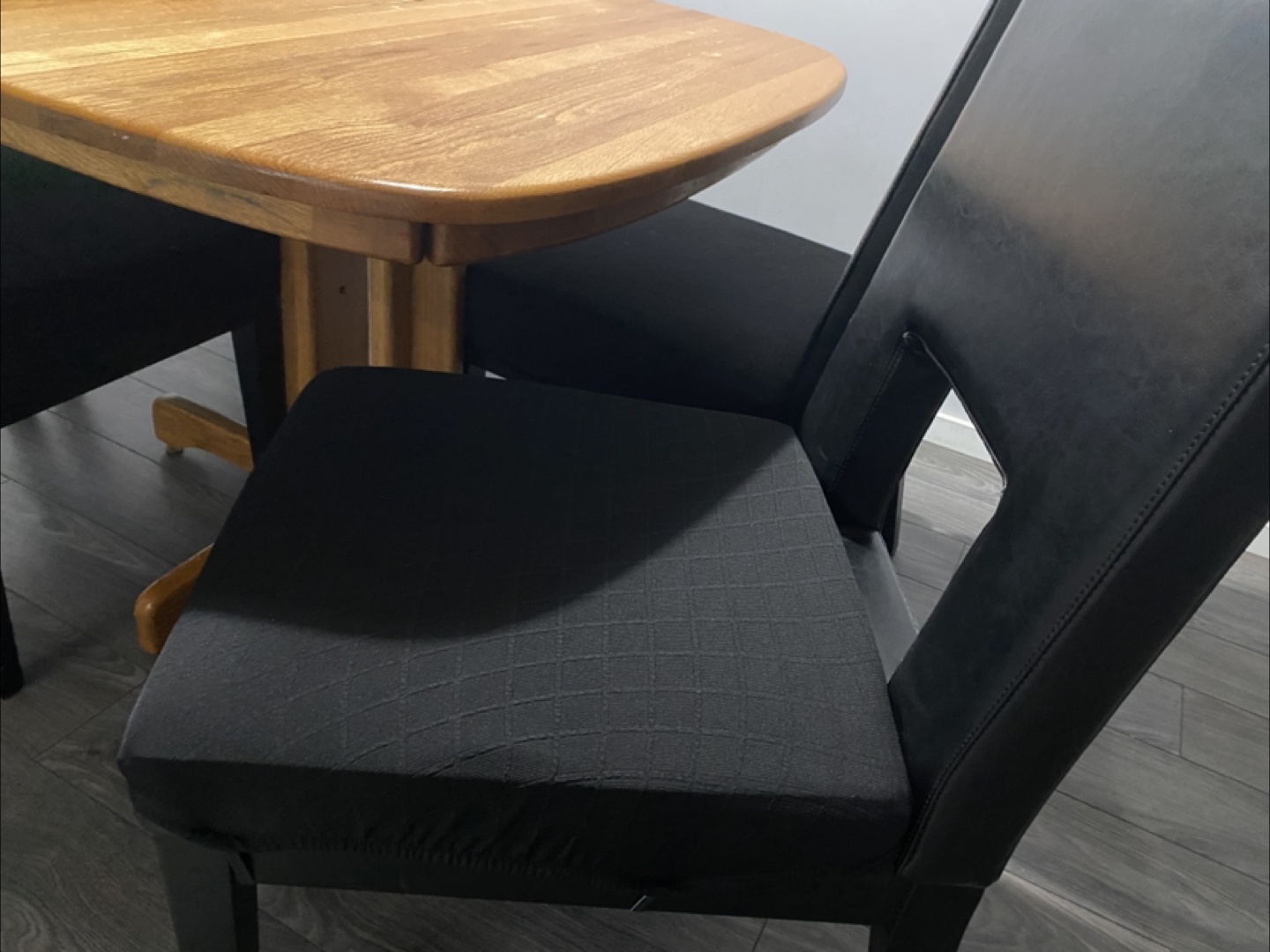 4-Seater Dining Set – Solid Wood Table + 4 Leather Chairs - photo 3