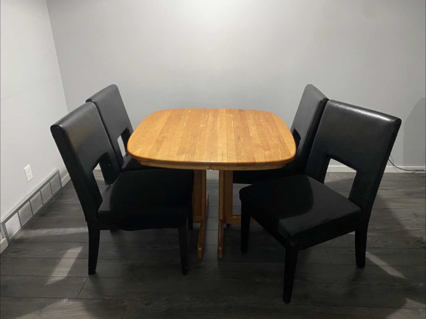 4-Seater Dining Set – Solid Wood Table + 4 Leather Chairs