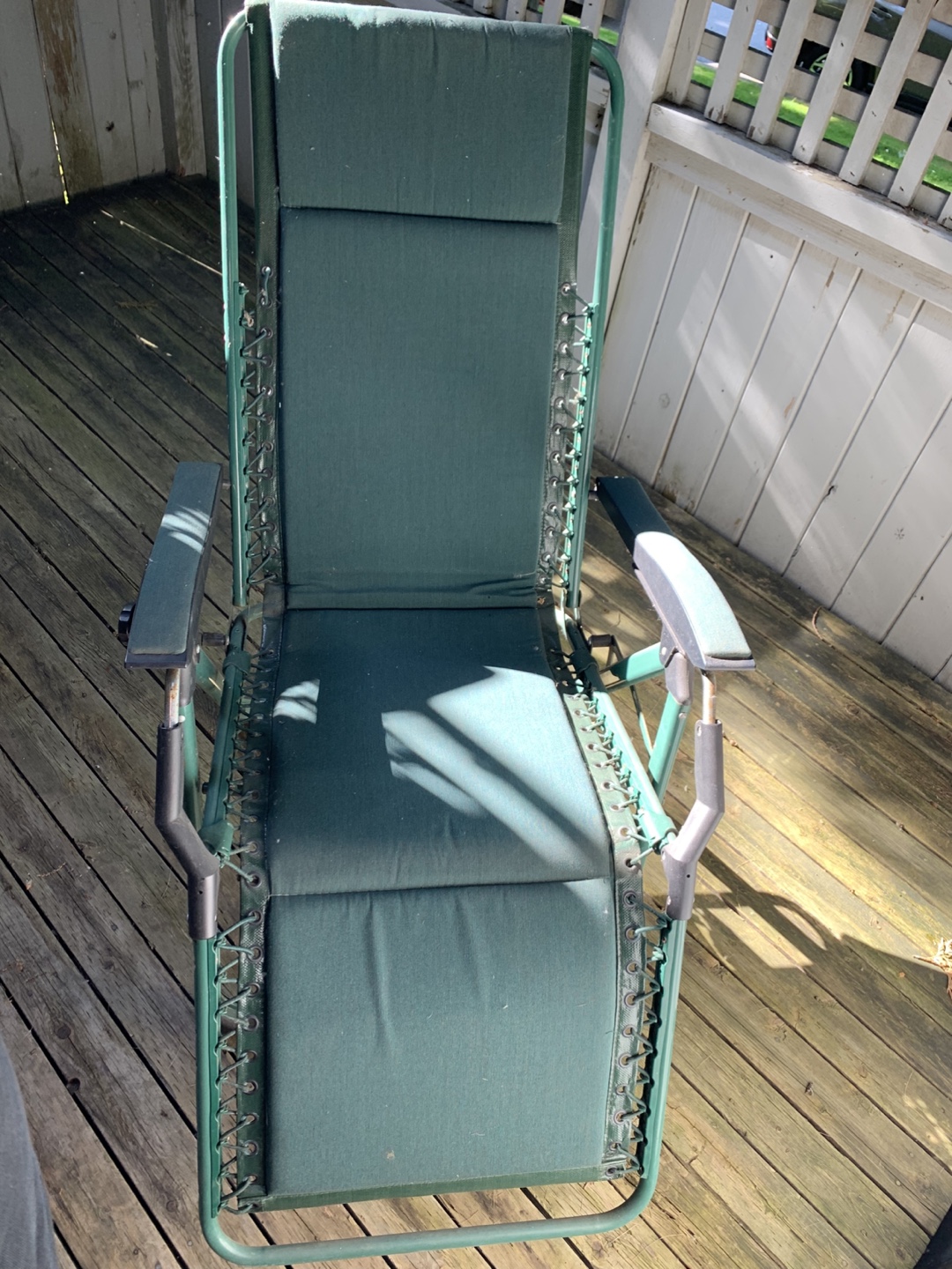 Green Outdoor Reclining Chair - Gravity Chair - photo 3