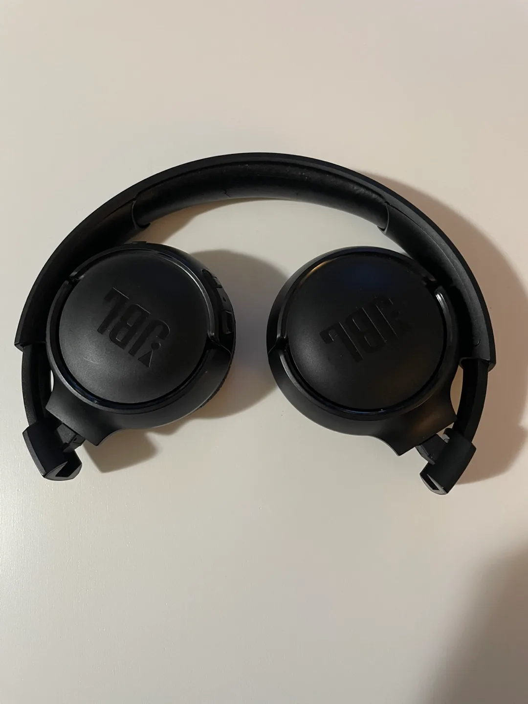 JBL Wireless Headphones thumbnail