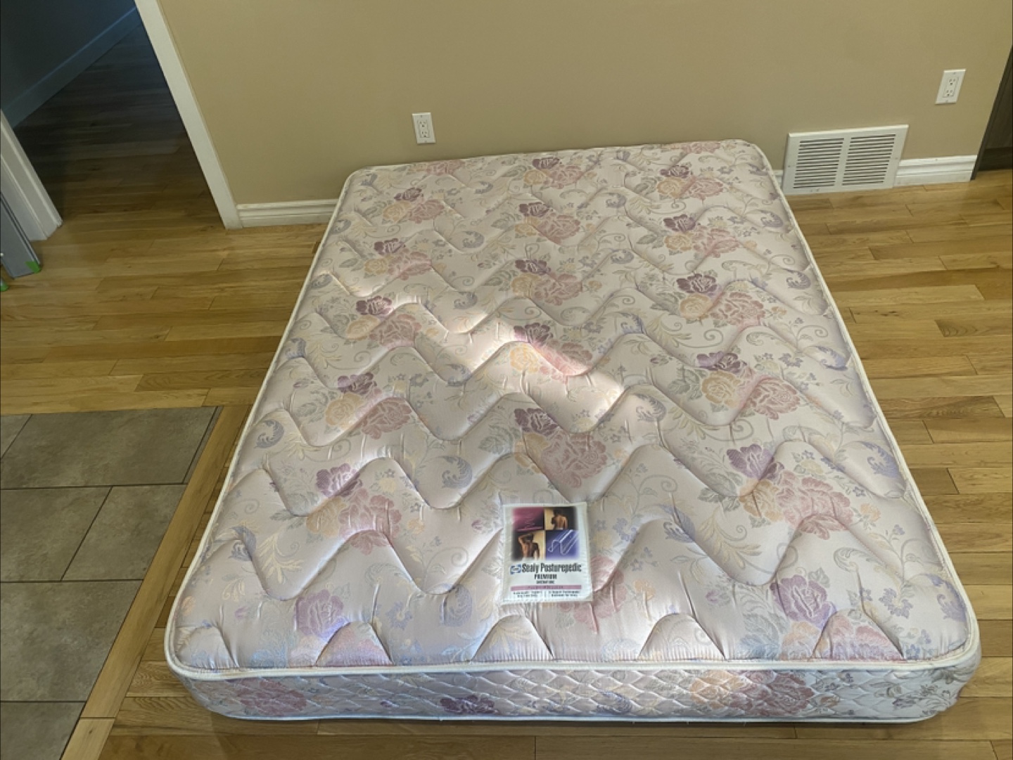 Sealy Queen Size 11” Mattress (CAN DELIVER)