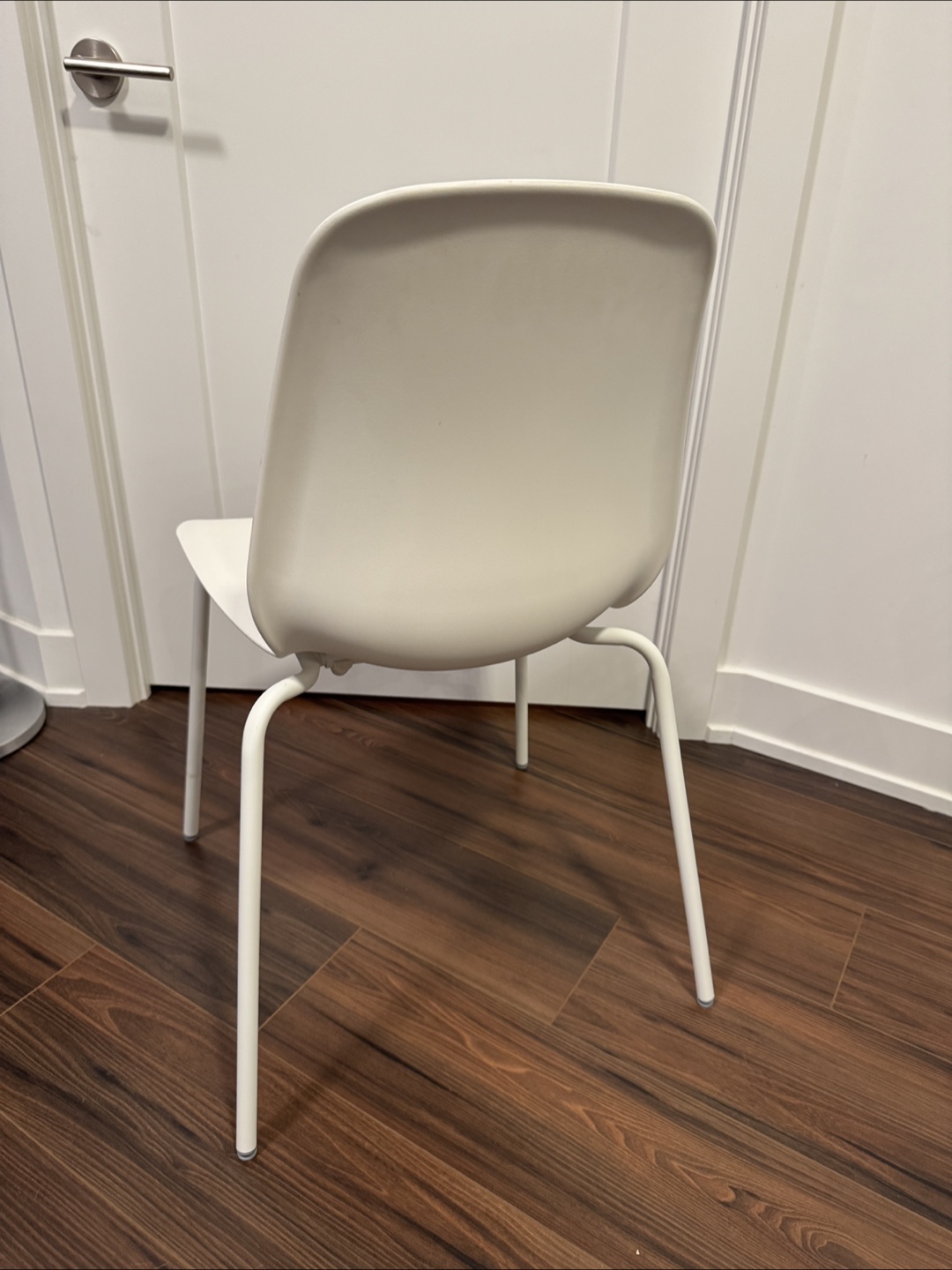 IKEA White chair *like new* - photo 3