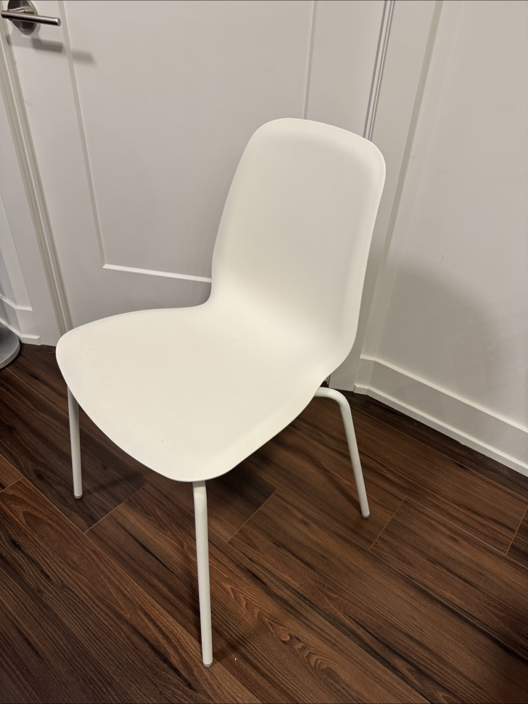 IKEA White chair *like new* - photo 2