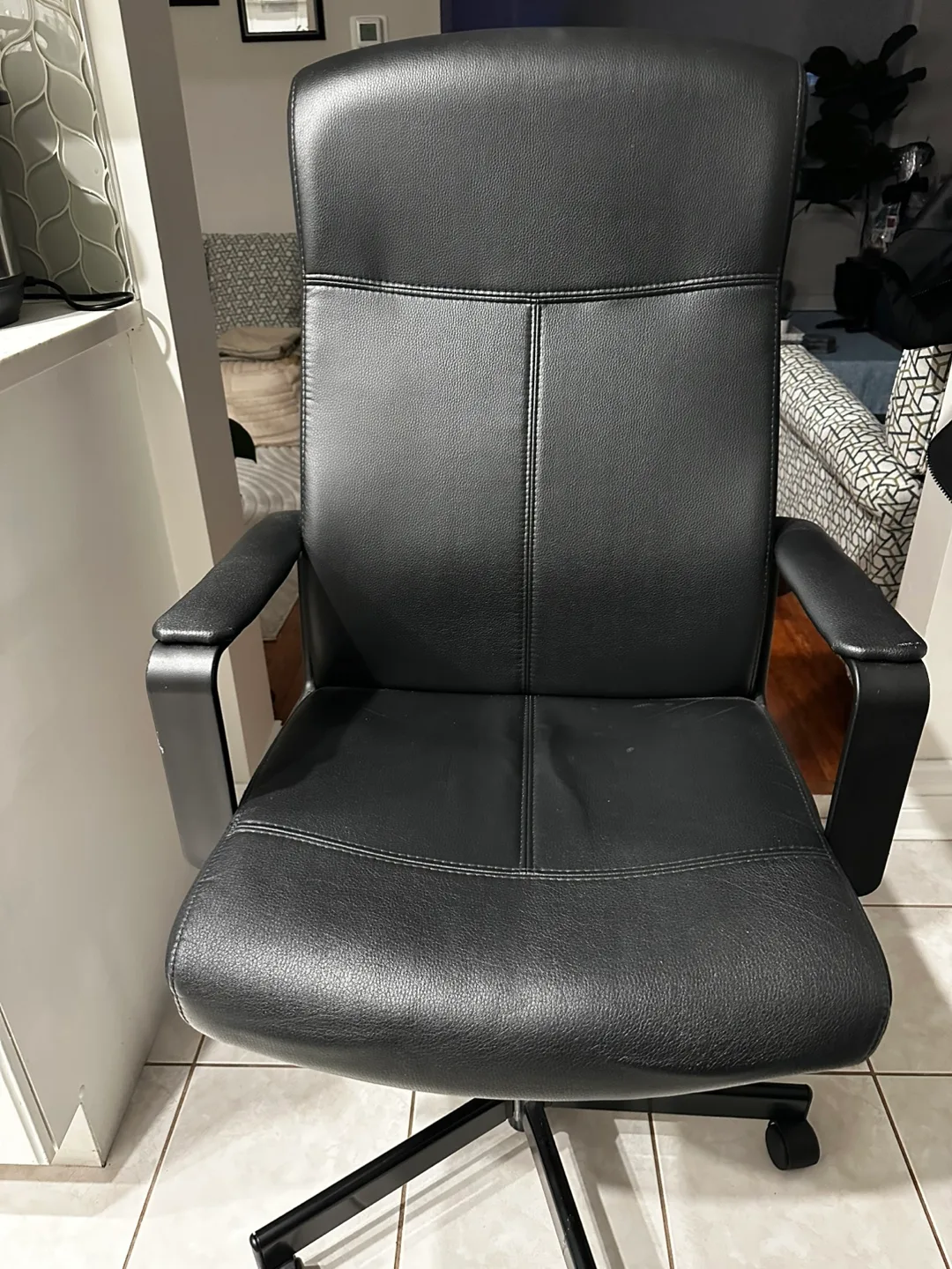 Black Office Chair image indicator(3)