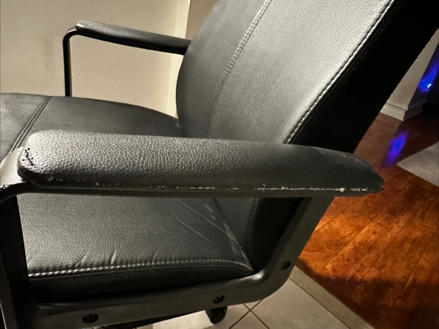 Black Office Chair image indicator(2)