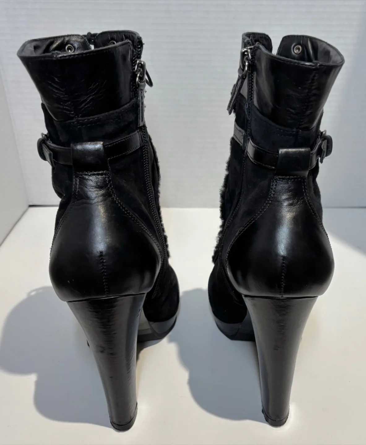 LK Bennett London Women’s Black Suede Ankle Boots 9US EU 40 image indicator(3)