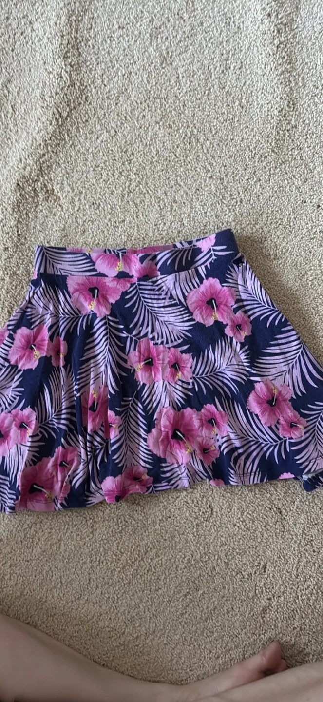 PINK Victoria's Secret Floral Skirt - XS