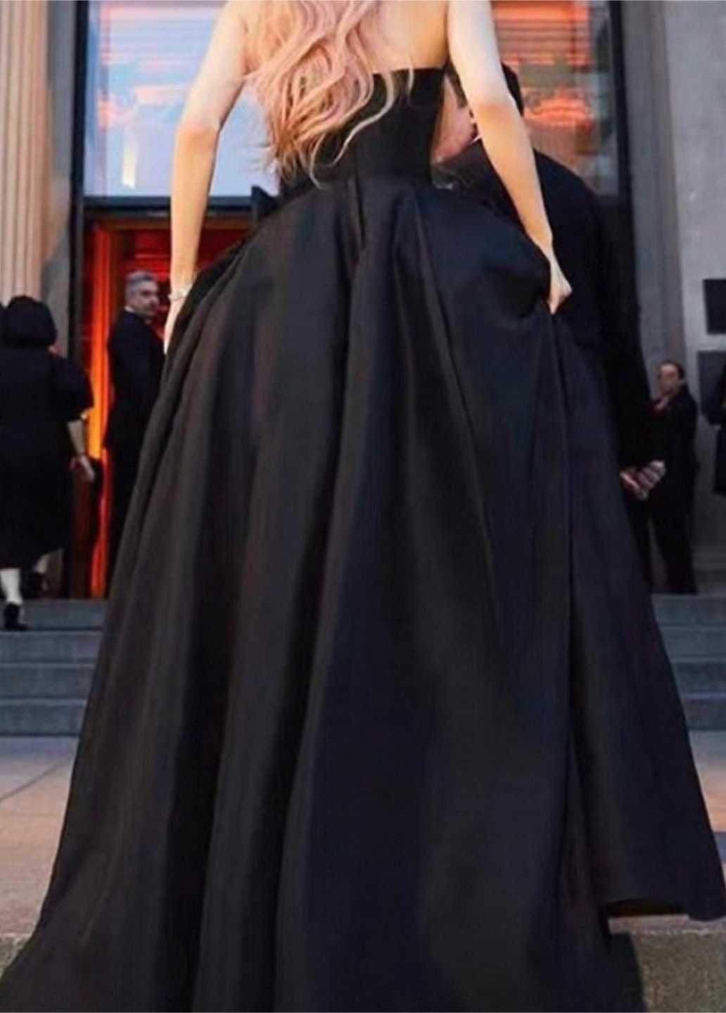 Elegant black gown - photo 2