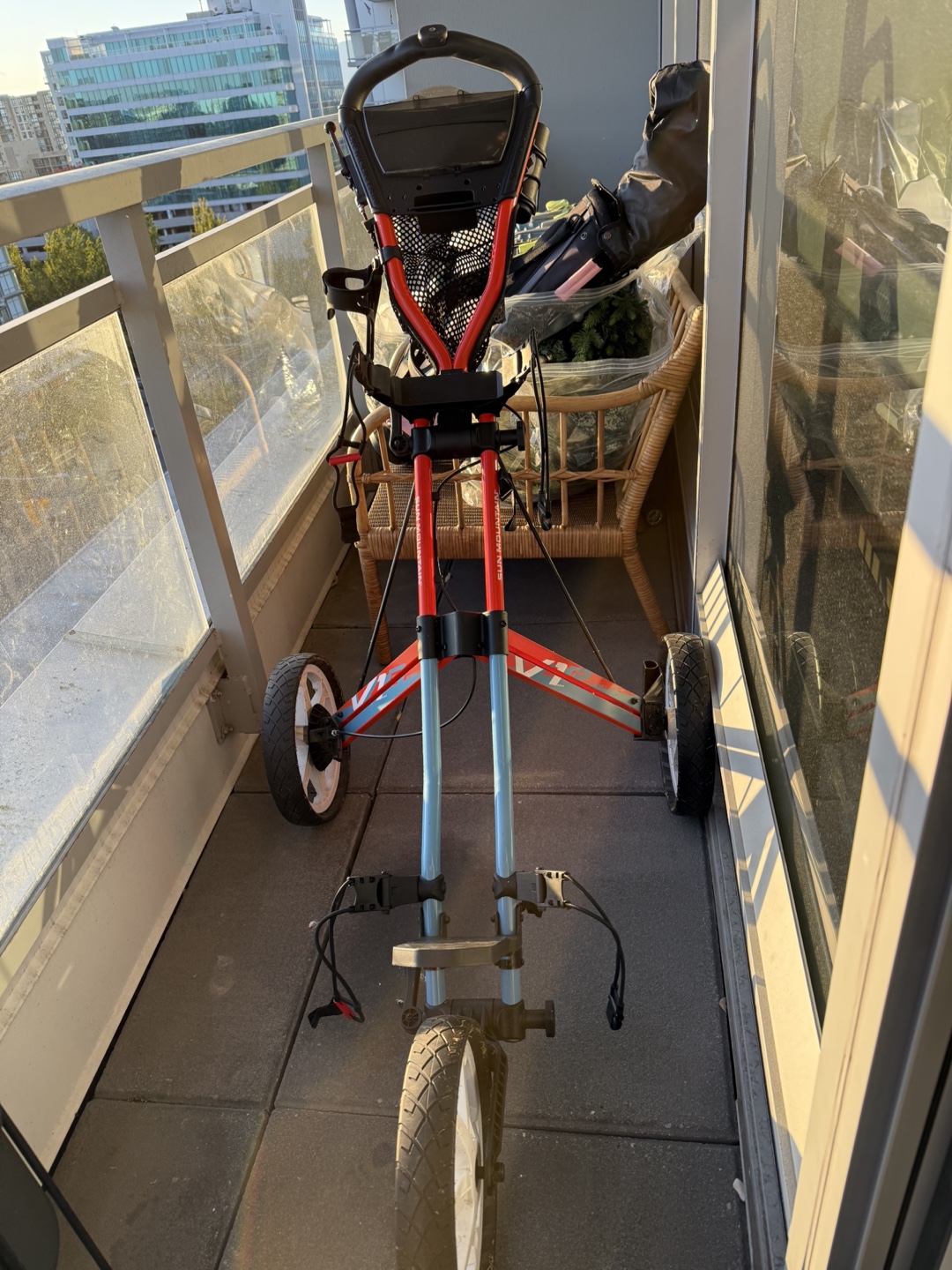 Sun Mountain V1R Golf Push Cart