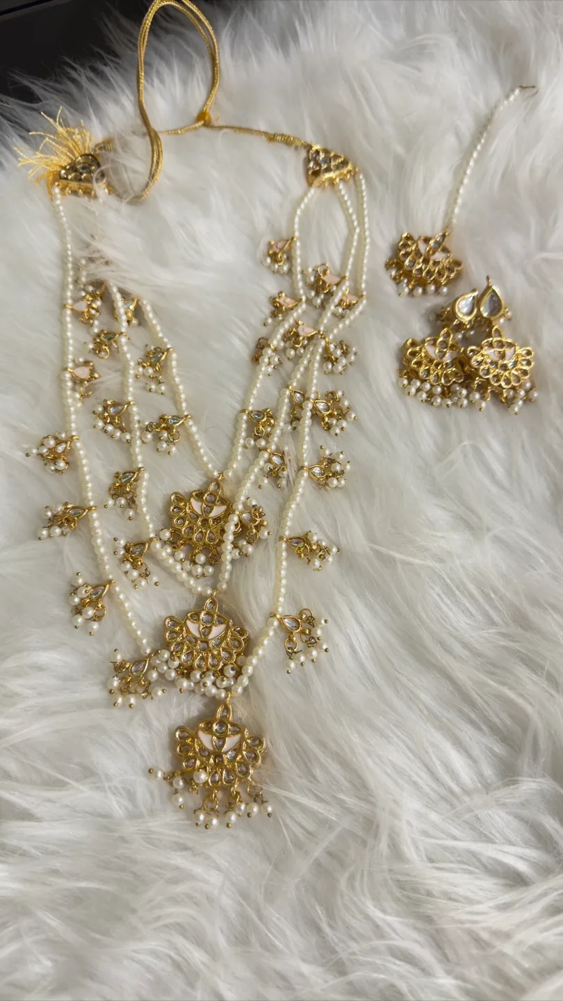 Pearl Necklace Set thumbnail