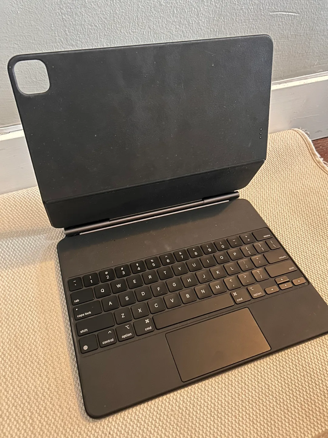 Apple Magic Keyboard iPad Pro 12.9” 3rd to 6th Generation M1/M2 thumbnail