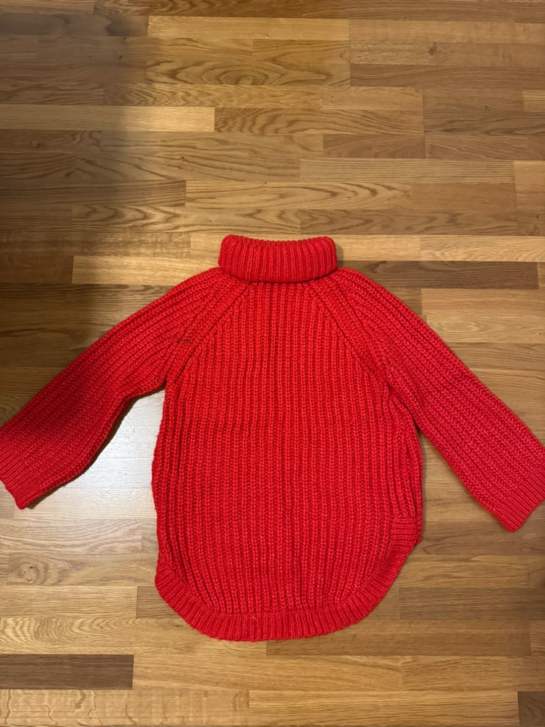 Vero Moda Sweater in Like New Condition thumbnail