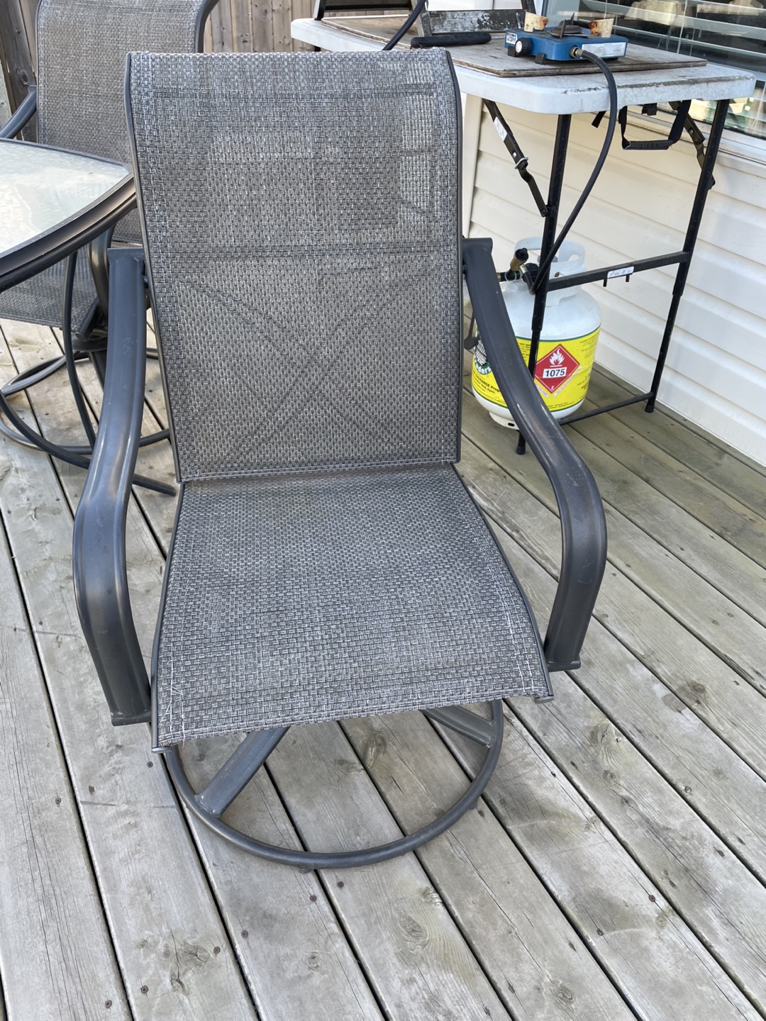Martha Stewart patio set, table and four swivel rocking chairs - photo 2