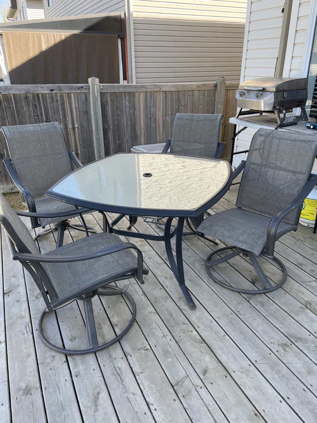 Martha Stewart patio set, table and four swivel rocking chairs - photo 3