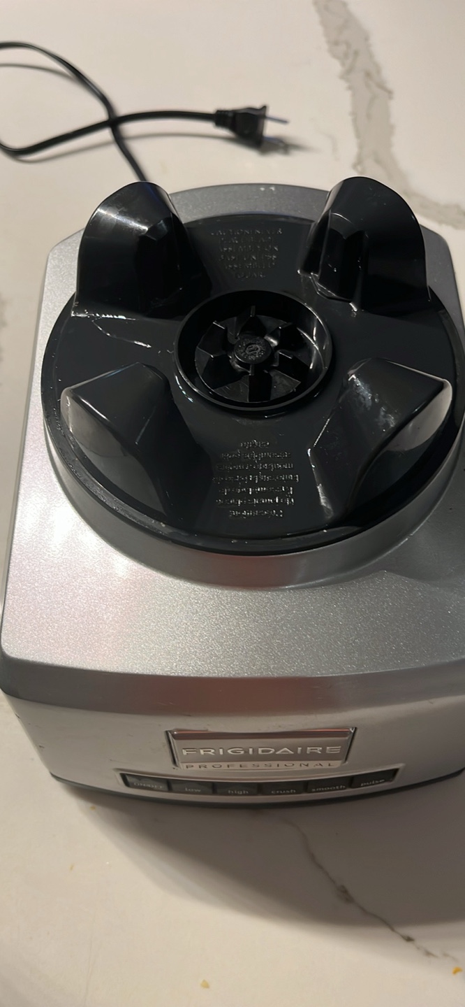 Frigidaire Professional Blender - photo 3