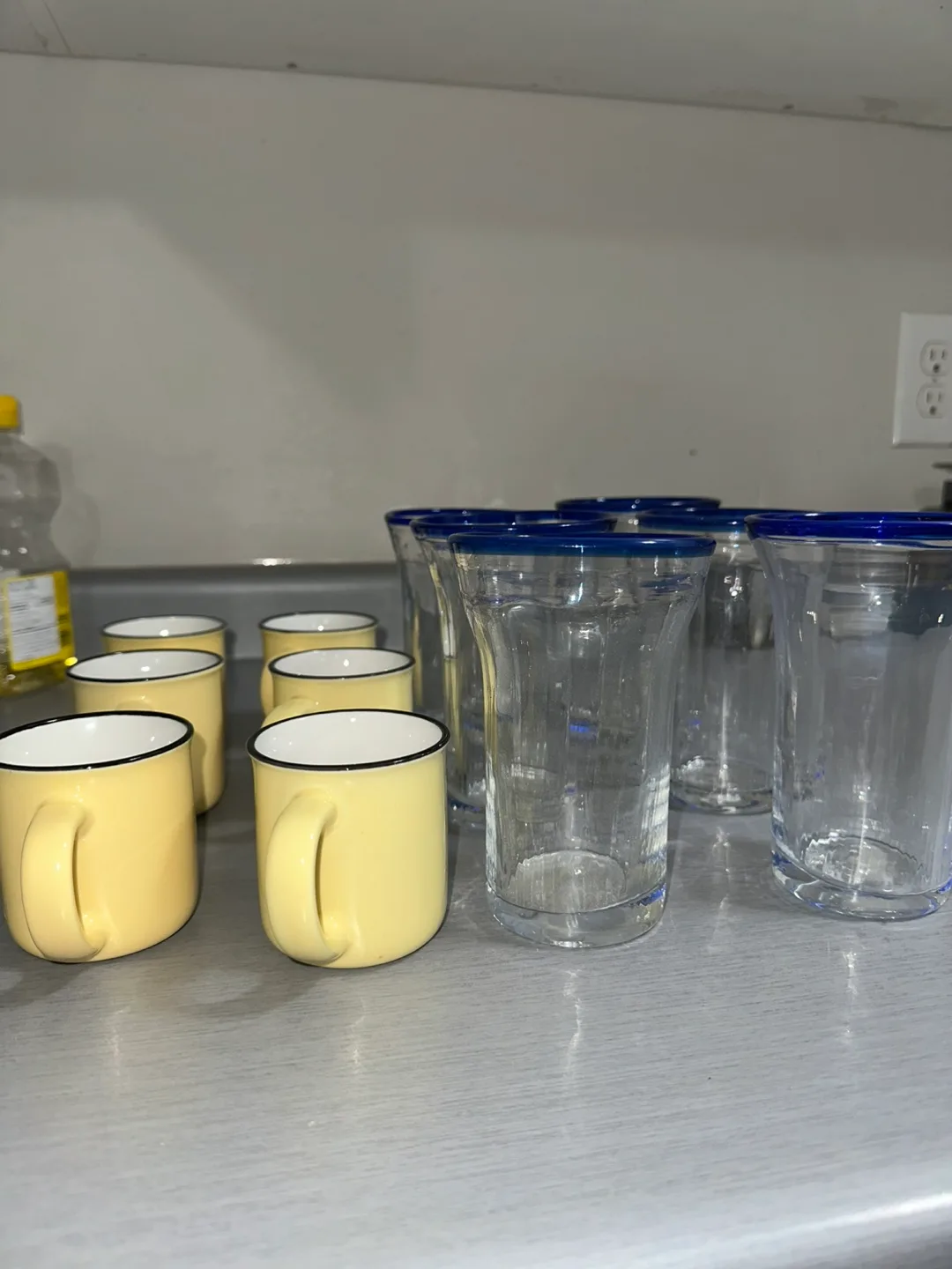 Yellow Mugs and Glasses Set thumbnail
