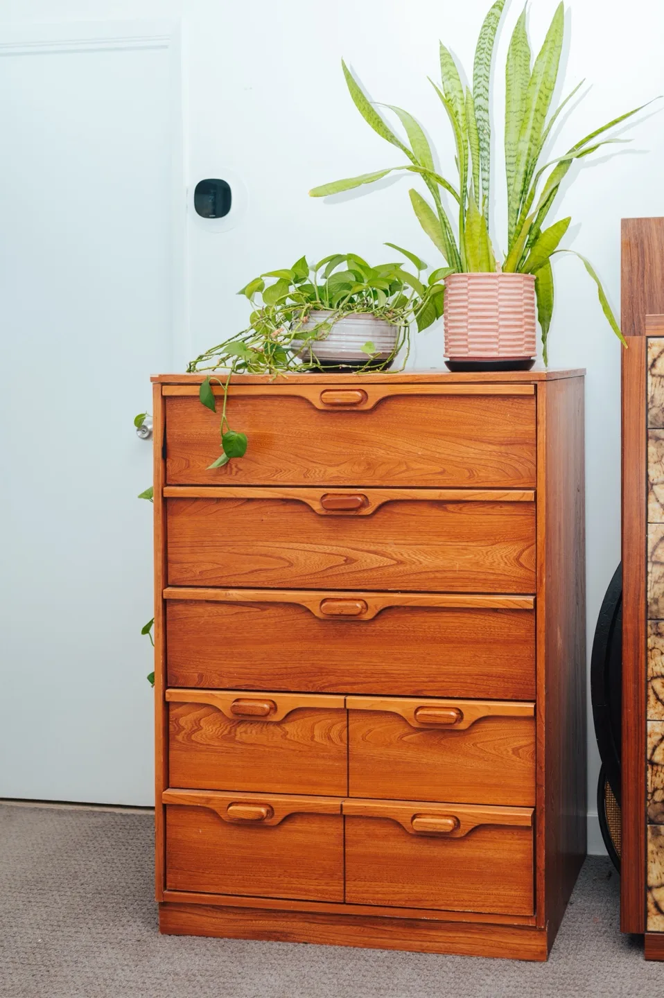 Vintage 5-Drawer Dresser thumbnail