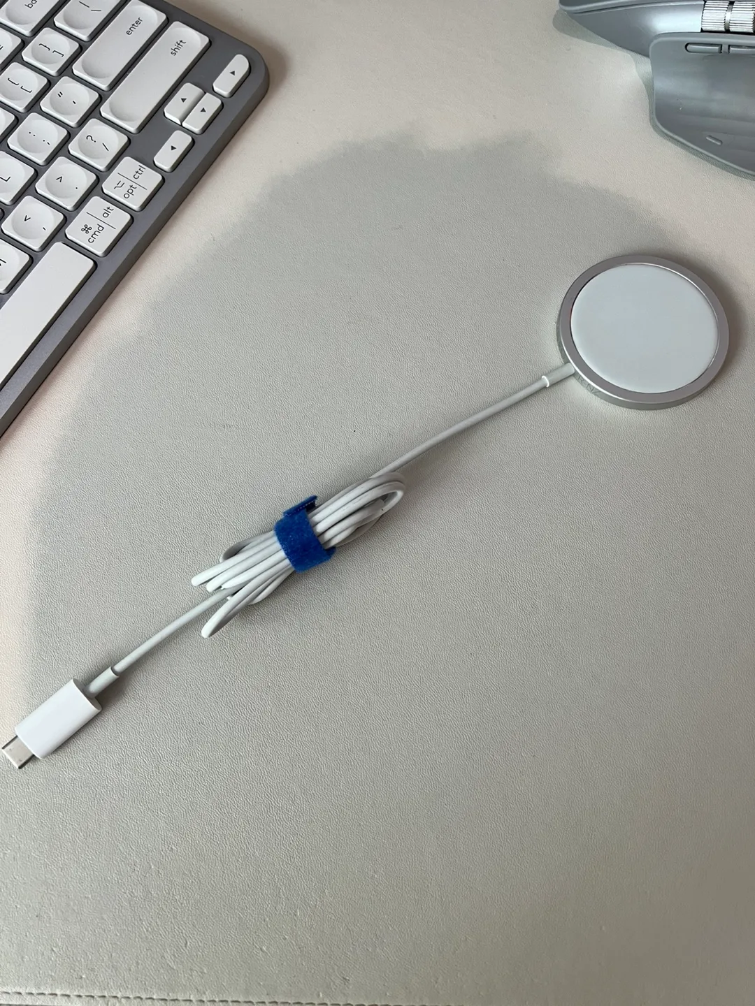 Apple MagSafe Charger a- Genuine thumbnail