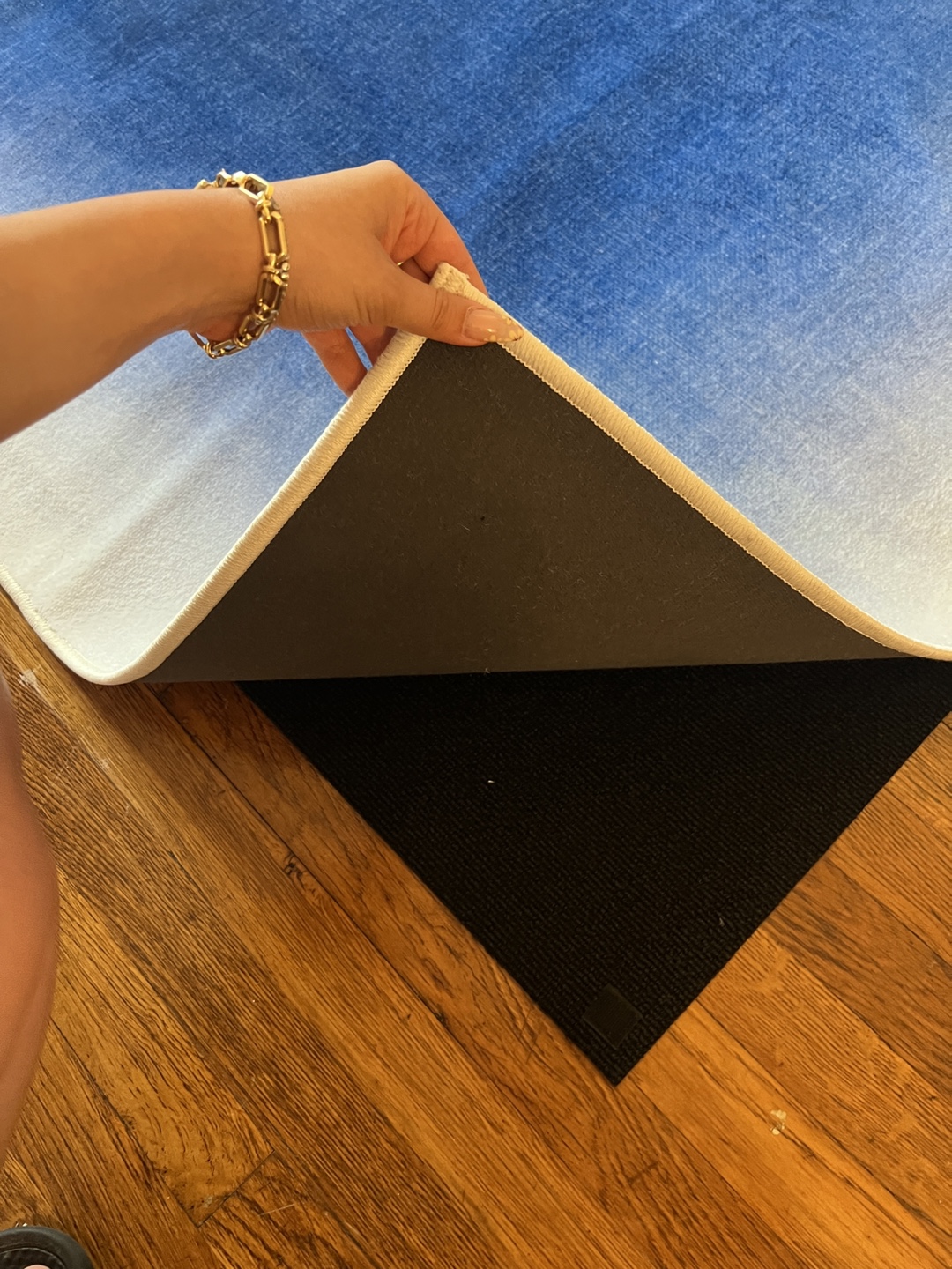 BRAND NEW Limited edition Ombre Sapphire Rug 5x7 - photo 2