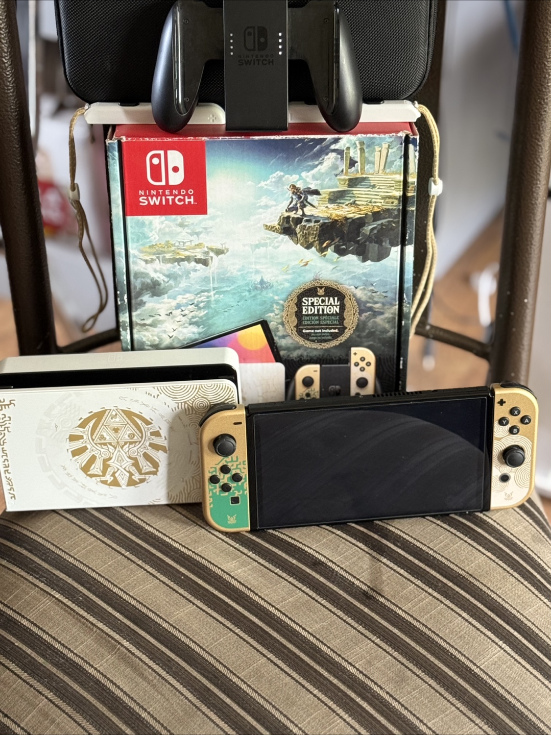 Nintendo Switch OLED Special Edition Bundle - photo 2