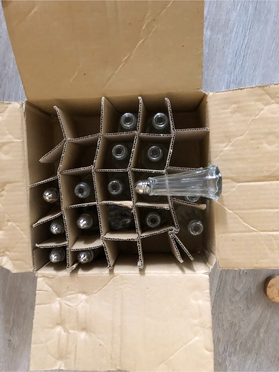 Salt/Pepper Shakers image indicator(2)