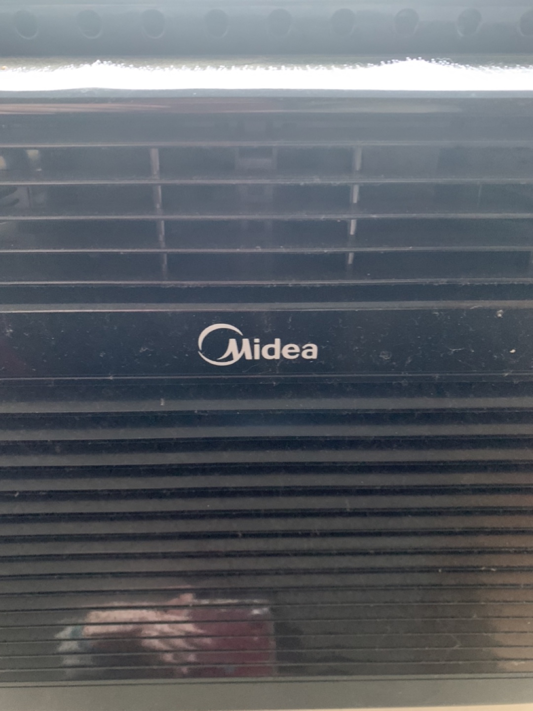 Midea Air Conditioner - photo 3