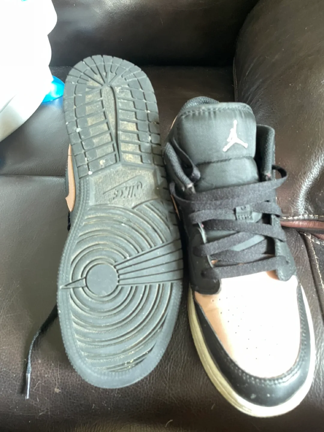 Air Jordan 1 Mid Black and Peach image indicator(3)