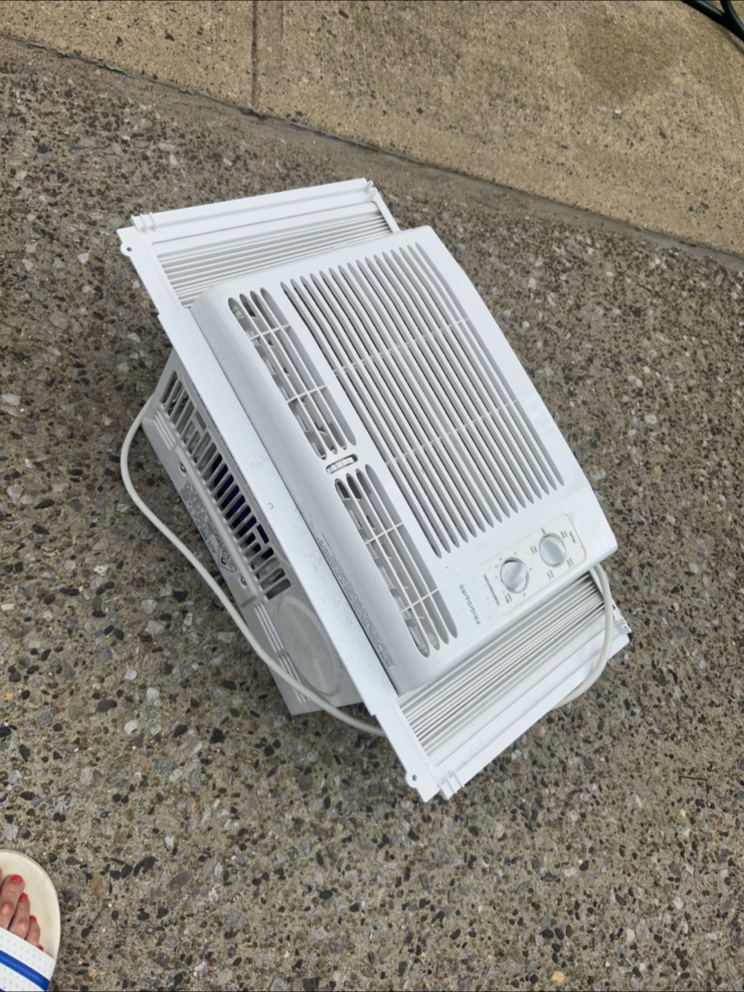 Frigidaire Window AC Unit - photo 2