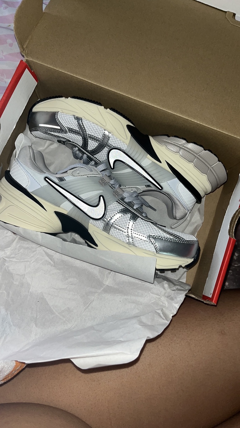 Nike Summit White/Metallic Running Sneakers - photo 3