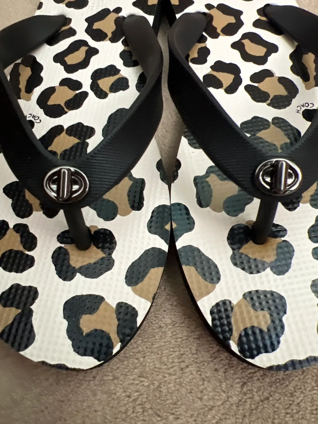 Coach Flip-Flops image indicator(5)