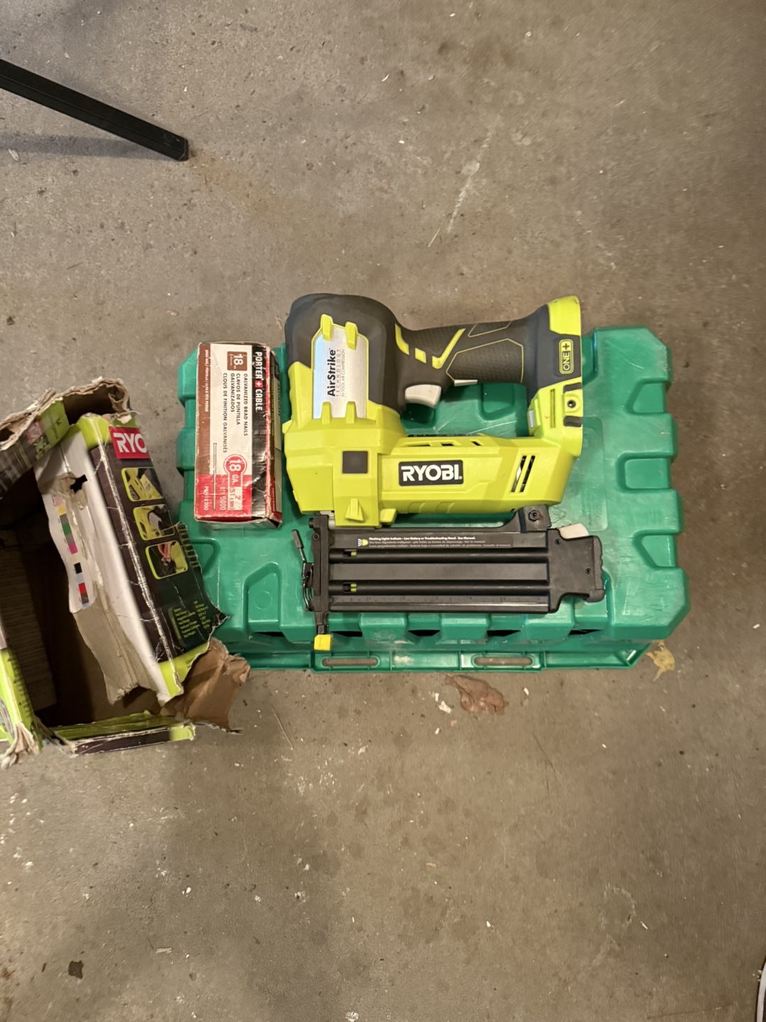 RYOBI Brad Nailer Kit with Case and Nails - photo 2