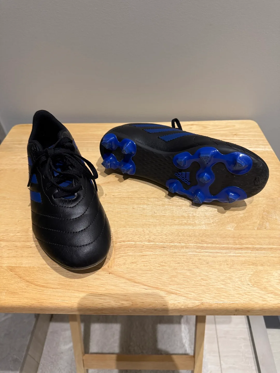 Adidas Soccer Cleats - Black and Blue Size 4 image indicator(2)