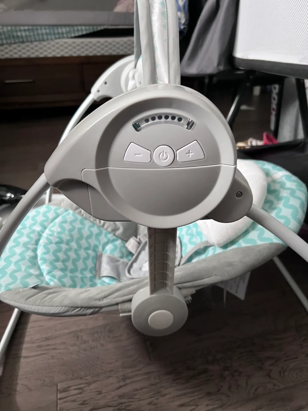 Baby Swing - Ingenuity Brand image indicator(3)