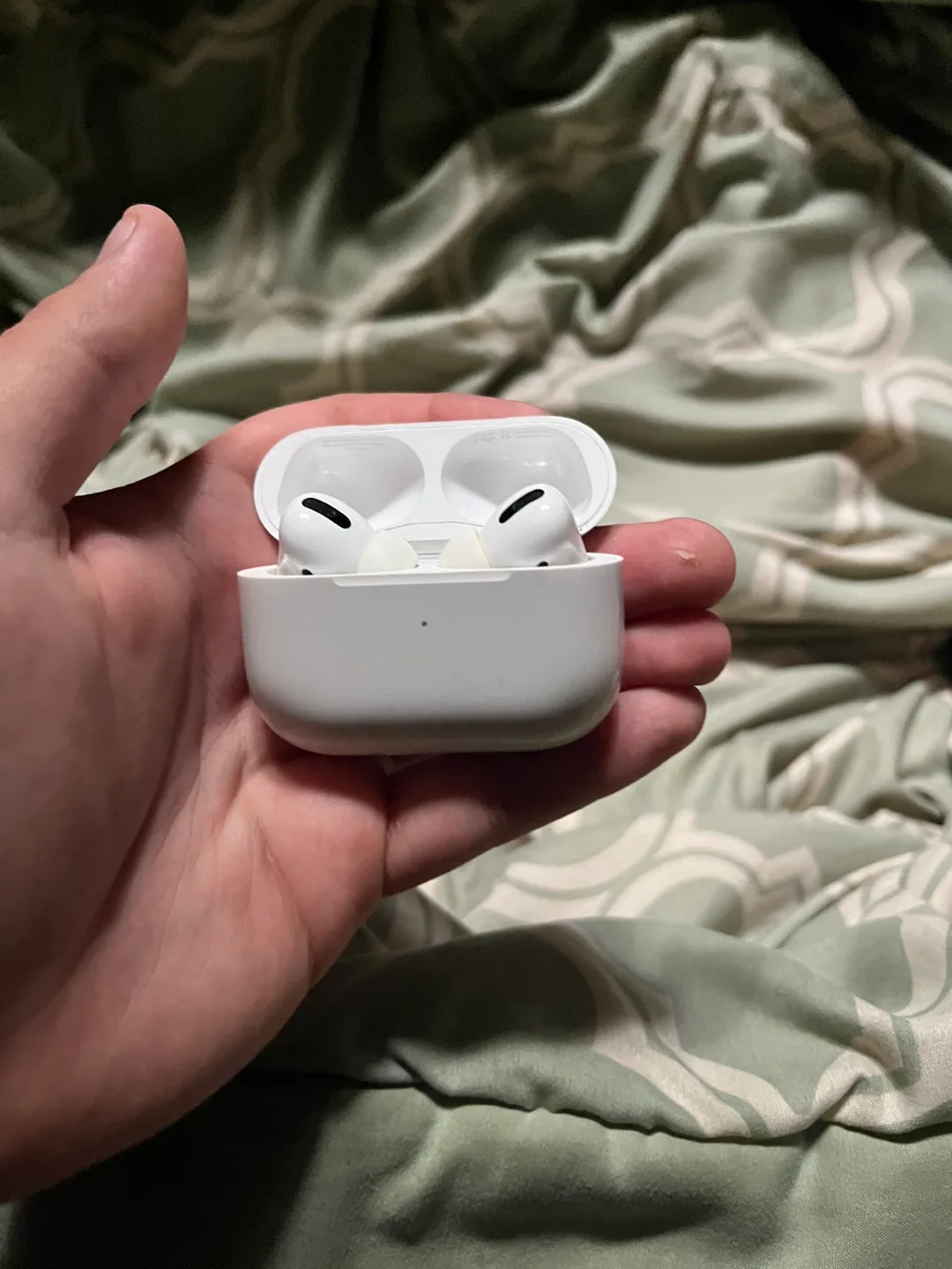 airpod pros thumbnail