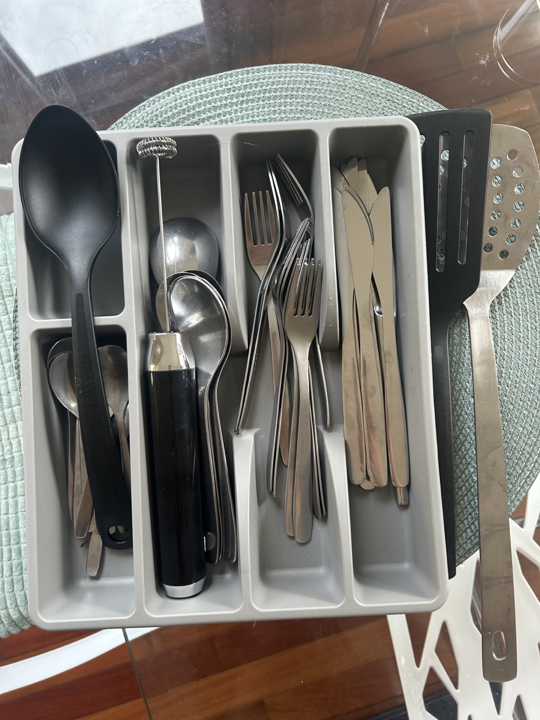 Utensil Organizer with cutlery