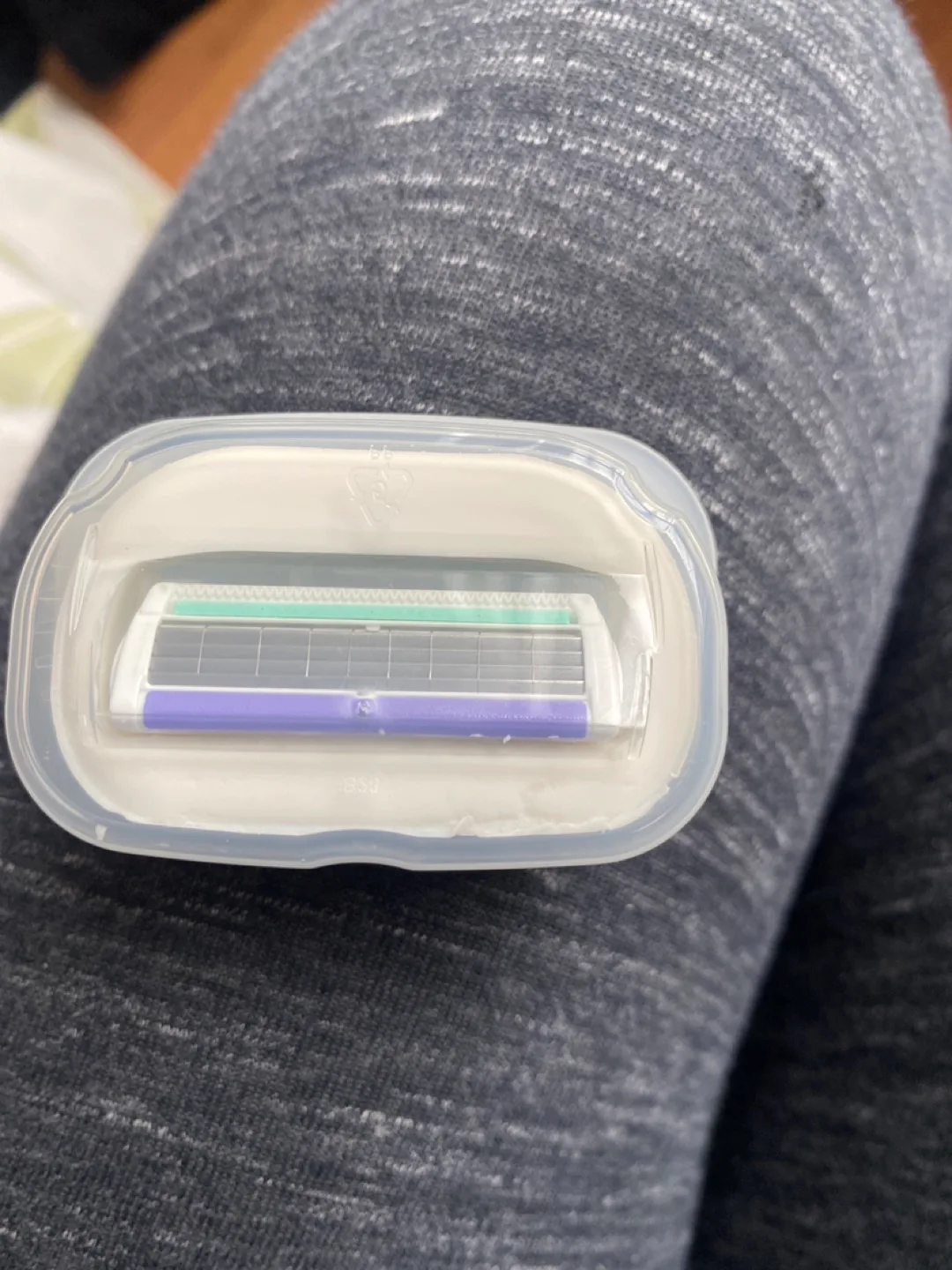 Schick Intuition Razor image indicator(2)